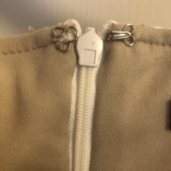 Sharagano Zipper Back Lined Crochet Dress Ivory/Taupe Size 16 NWT - Picture 8 of 9